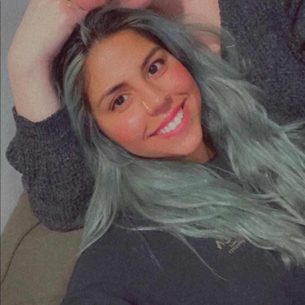 Meet your Posher, Steph